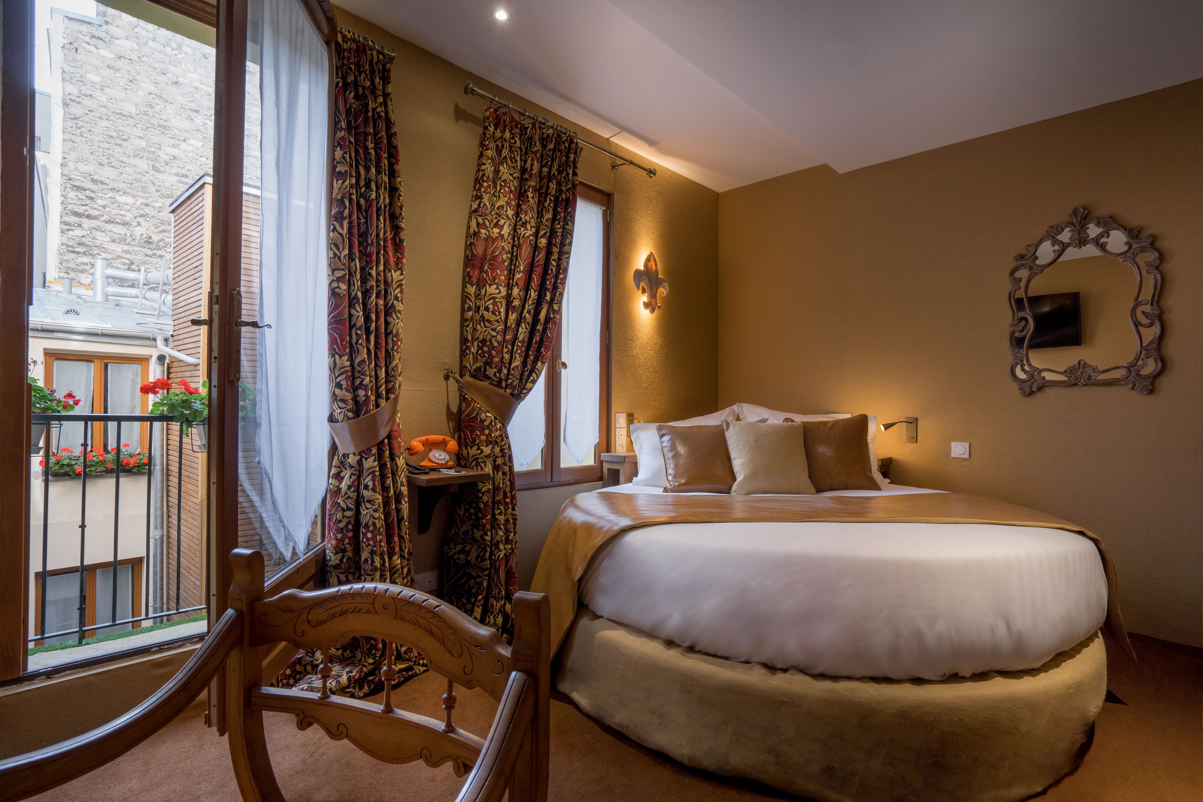 premium bedding, pillow-top beds, in-room safe, individually decorated