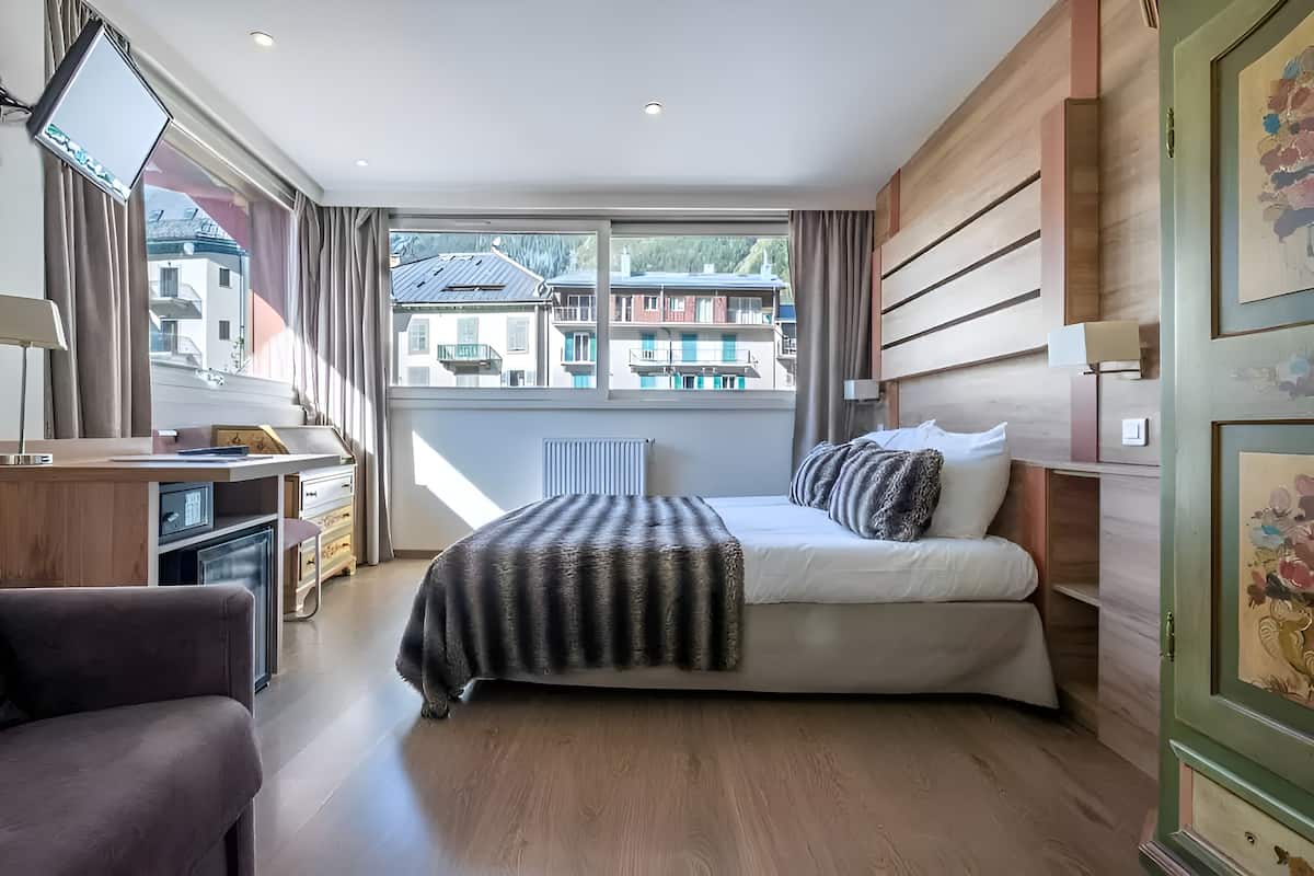 Habitación estándar, 2 camas individuales | Minibar, caja de seguridad en la habitación y escritorio