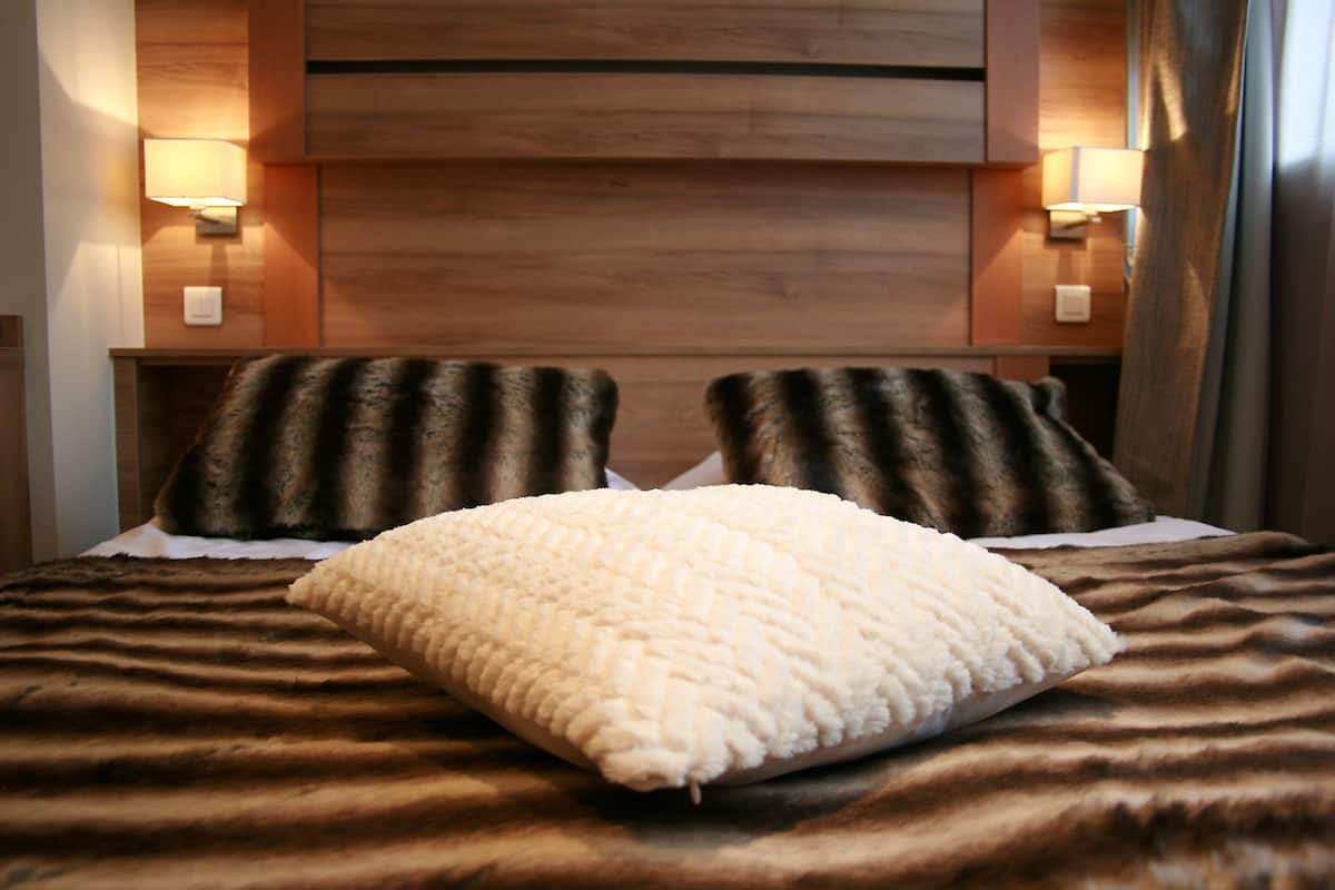 Minibar, in-room safe, desk, soundproofing