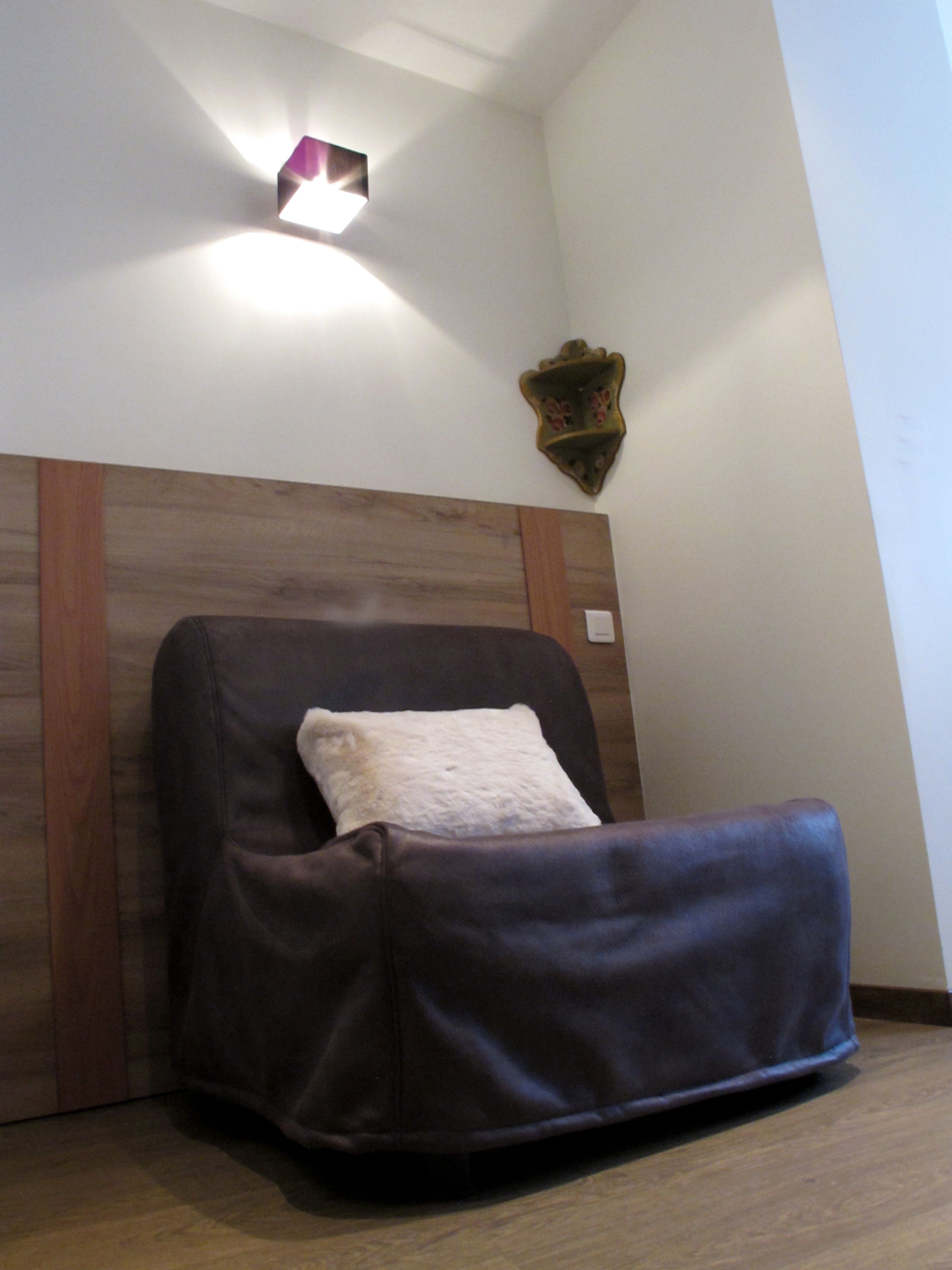 single room | room amenity