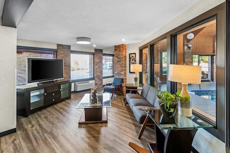 Lobby. Quality Inn East Liverpool - Calcutta