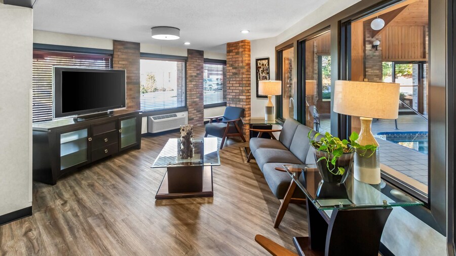 Quality Inn East Liverpool - Calcutta