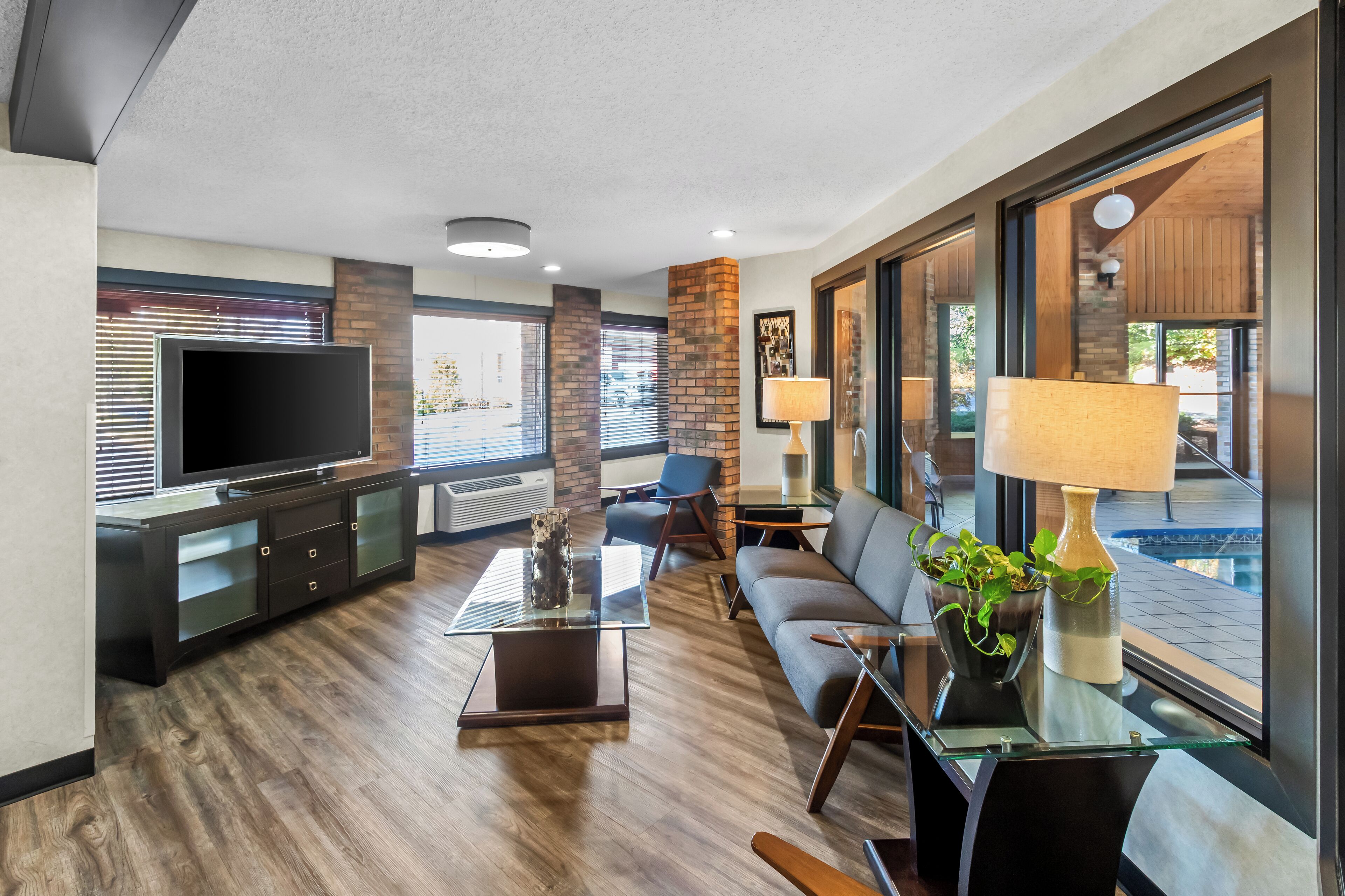 Lobby lounge