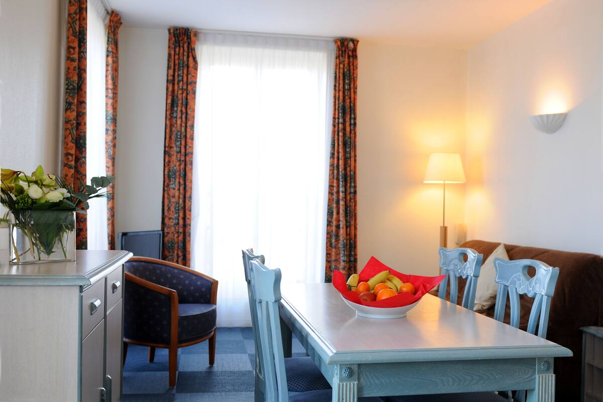 Comfort Suite | Living room