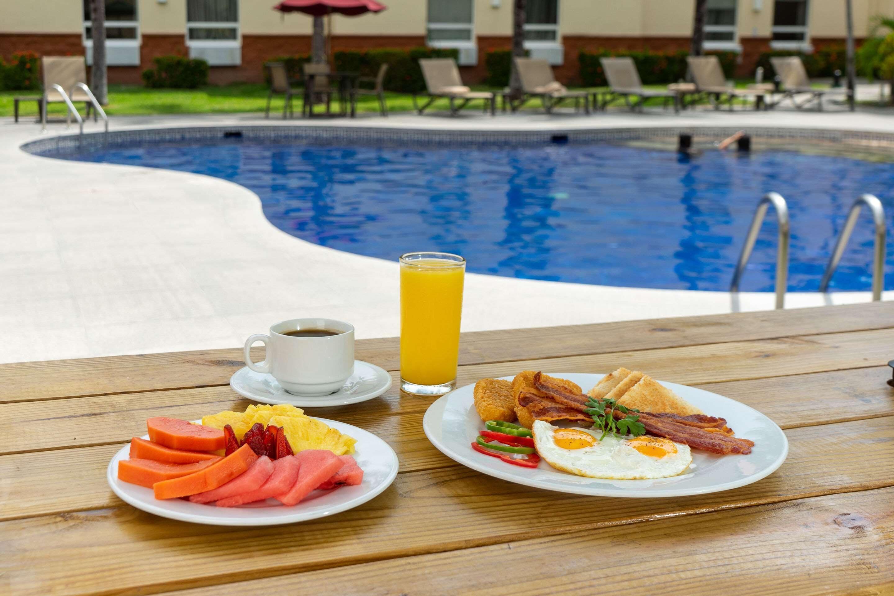 dinner served, american cuisine, pool views