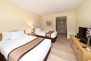 Habitación estándar, 2 camas Queen size, para no fumadores | Minibar, escritorio y espacio para trabajar con laptop 