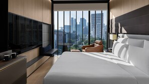 Premium bedding, minibar, in-room safe, individually furnished - InterContinental Singapore Robertson Quay by IHG (Singapore)