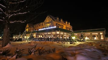 Façade de l’hébergement - soirée/nuit