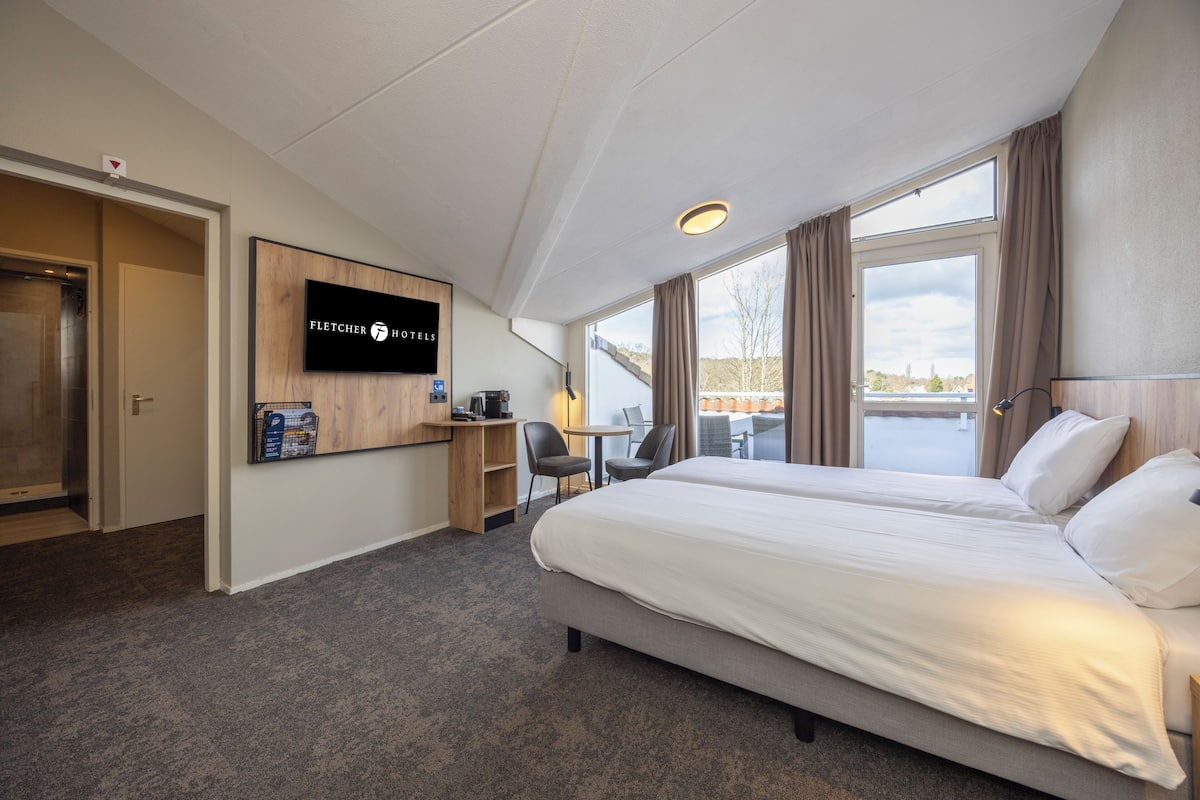 Family Room | 1 bedroom, in-room safe, blackout curtains, free WiFi