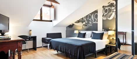 Room, 1 Double or 2 Twin Beds | In-room safe, desk, laptop workspace, free WiFi