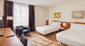 Classic Twin Room | In-room safe, desk, blackout curtains, soundproofing