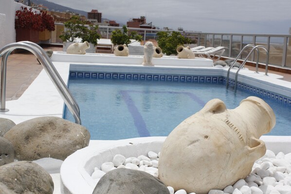 Outdoor pool, pool umbrellas, pool loungers - 4Dreams Hotel (Puerto de la Cruz)