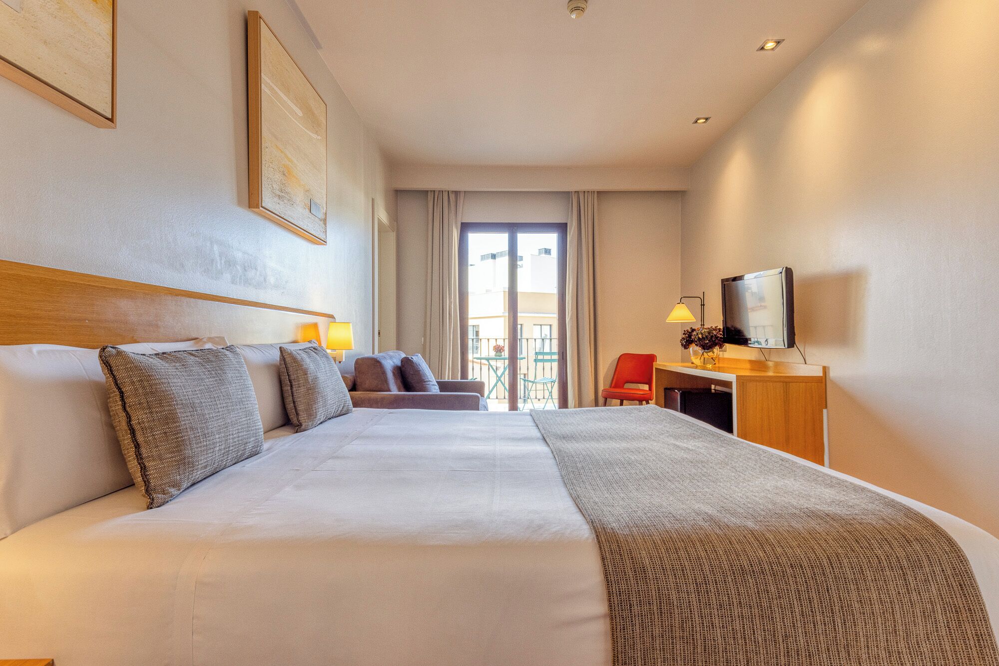 twin room, terrace | 1 bedroom, in-room safe, desk, laptop workspace