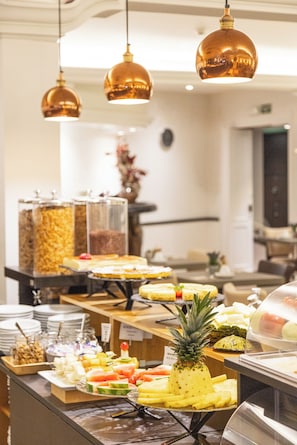 Daily buffet breakfast (EUR 15 per person)