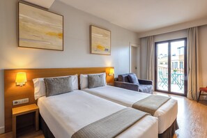 Twin Room, Terrace | 1 bedroom, in-room safe, desk, laptop workspace