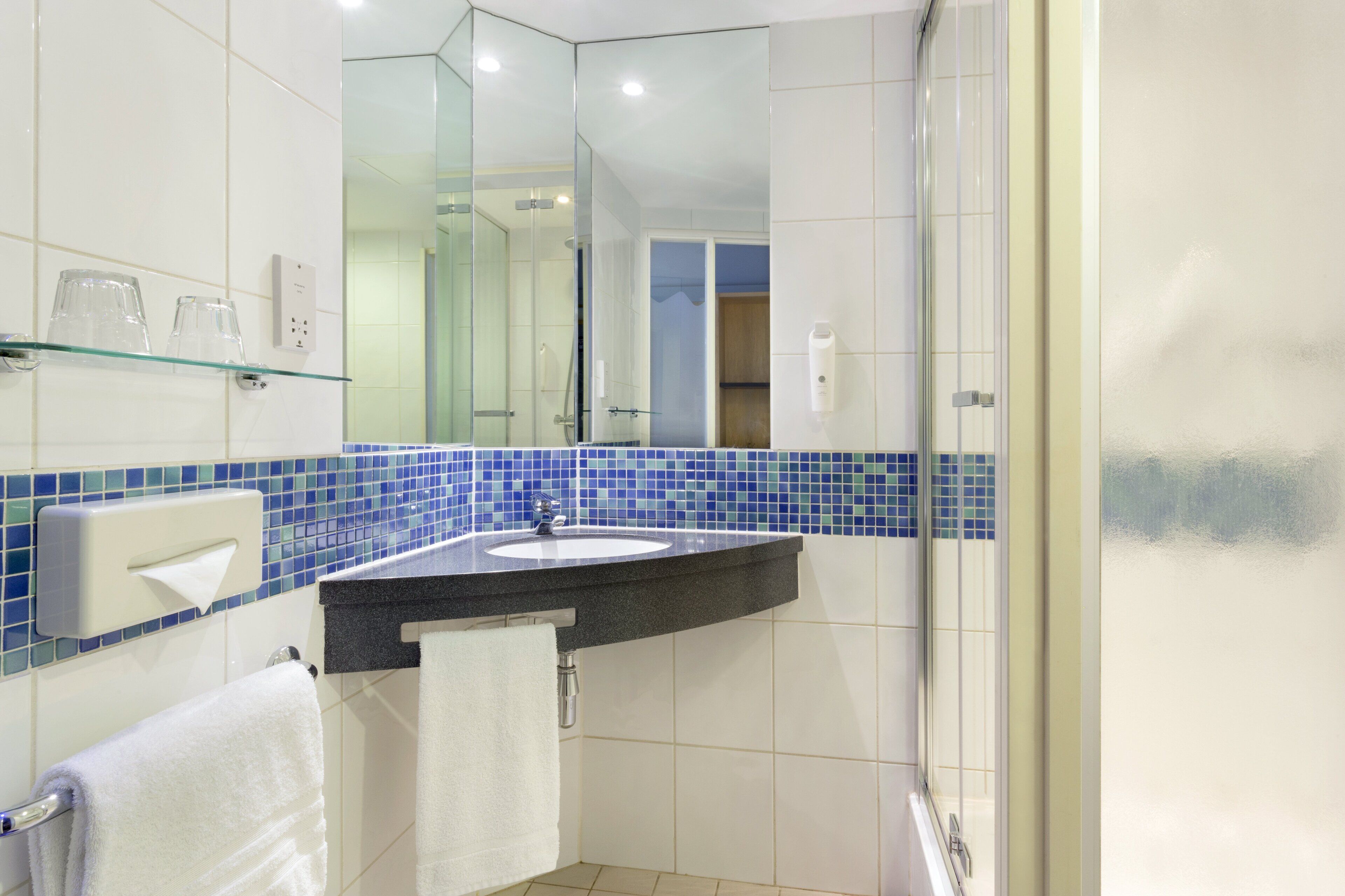 Photo - Holiday Inn Express London-Royal Docks, Docklands by IHG