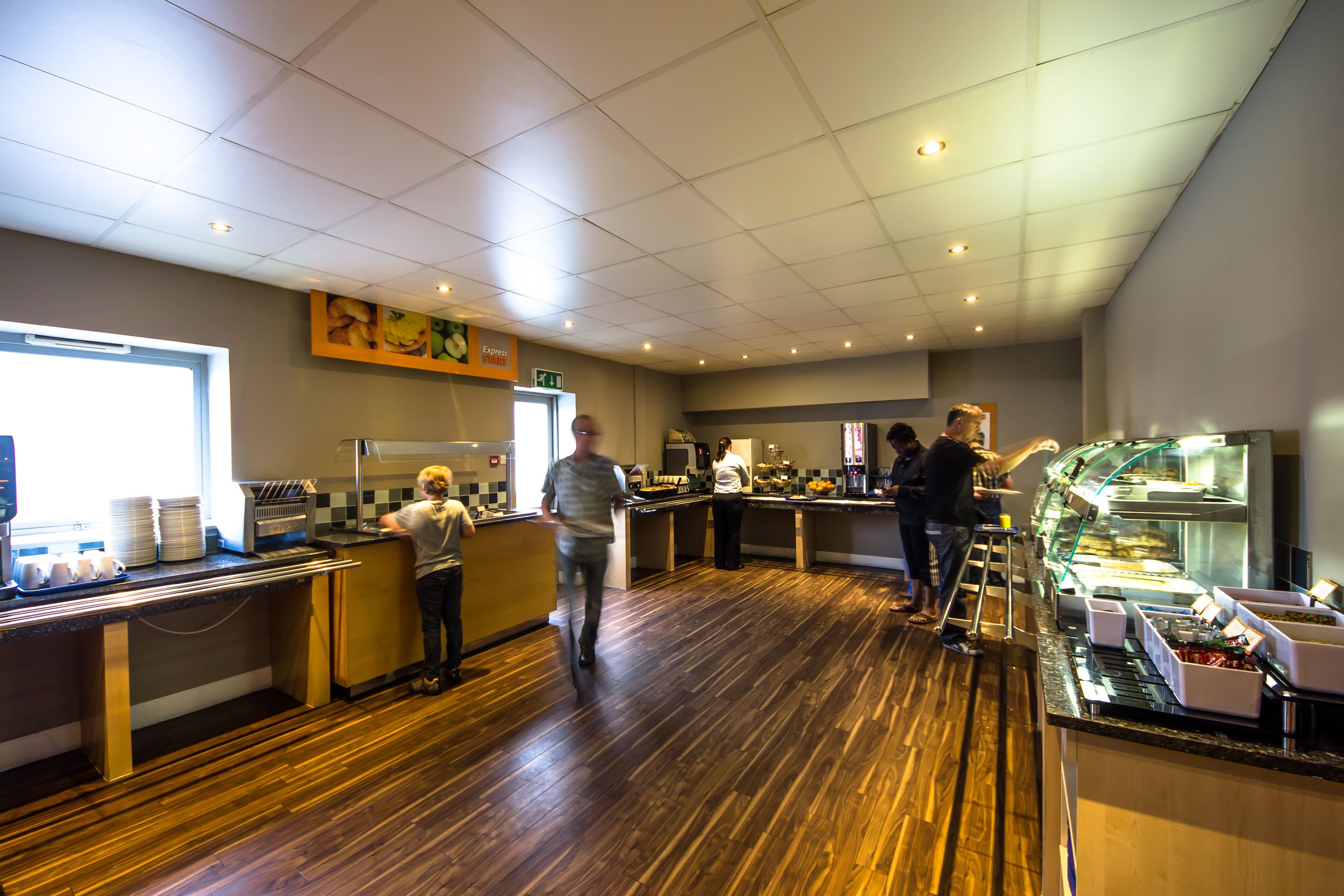 free daily full breakfast