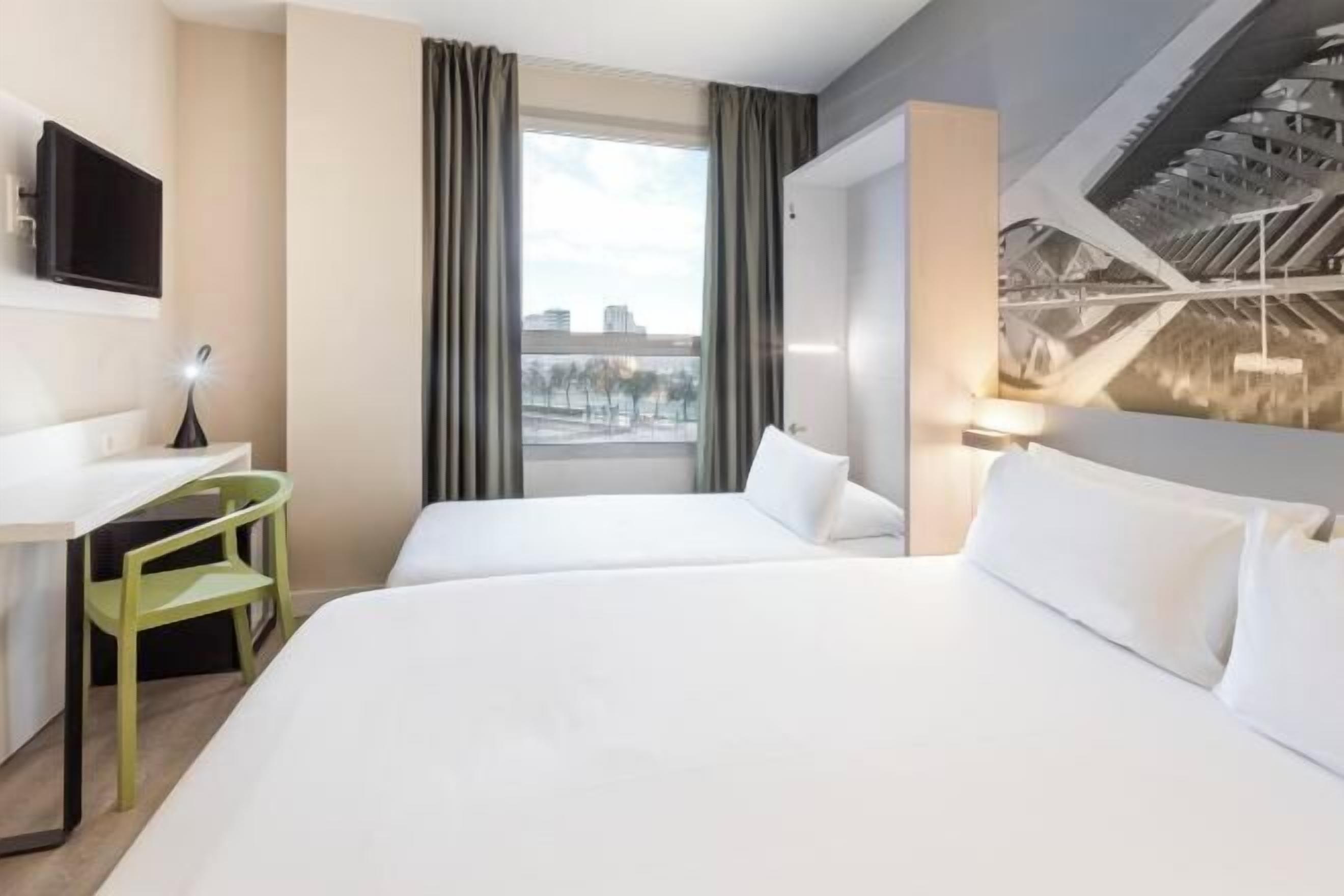 Premium bedding, in-room safe, desk, free WiFi