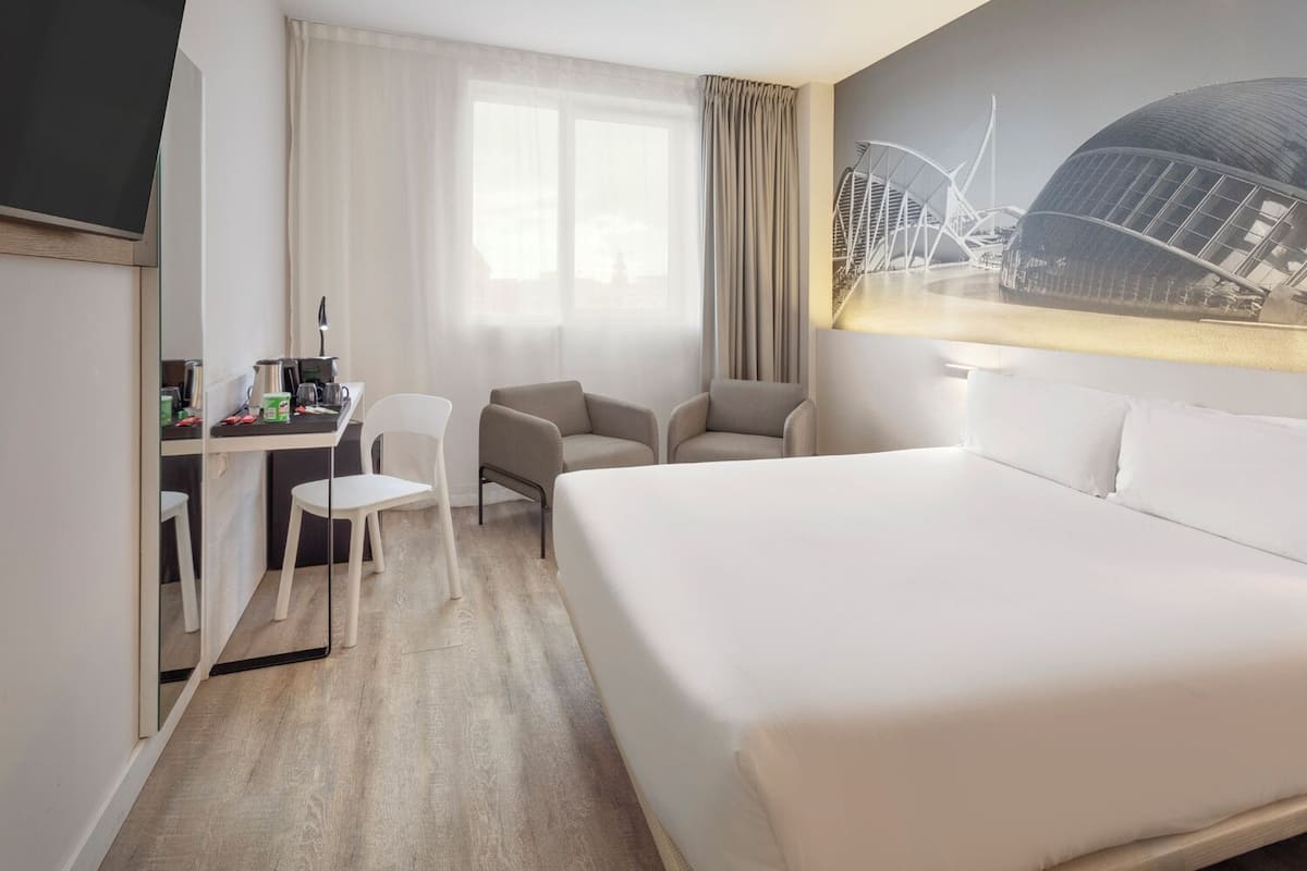 Superior Double Room | Premium bedding, in-room safe, desk, free WiFi