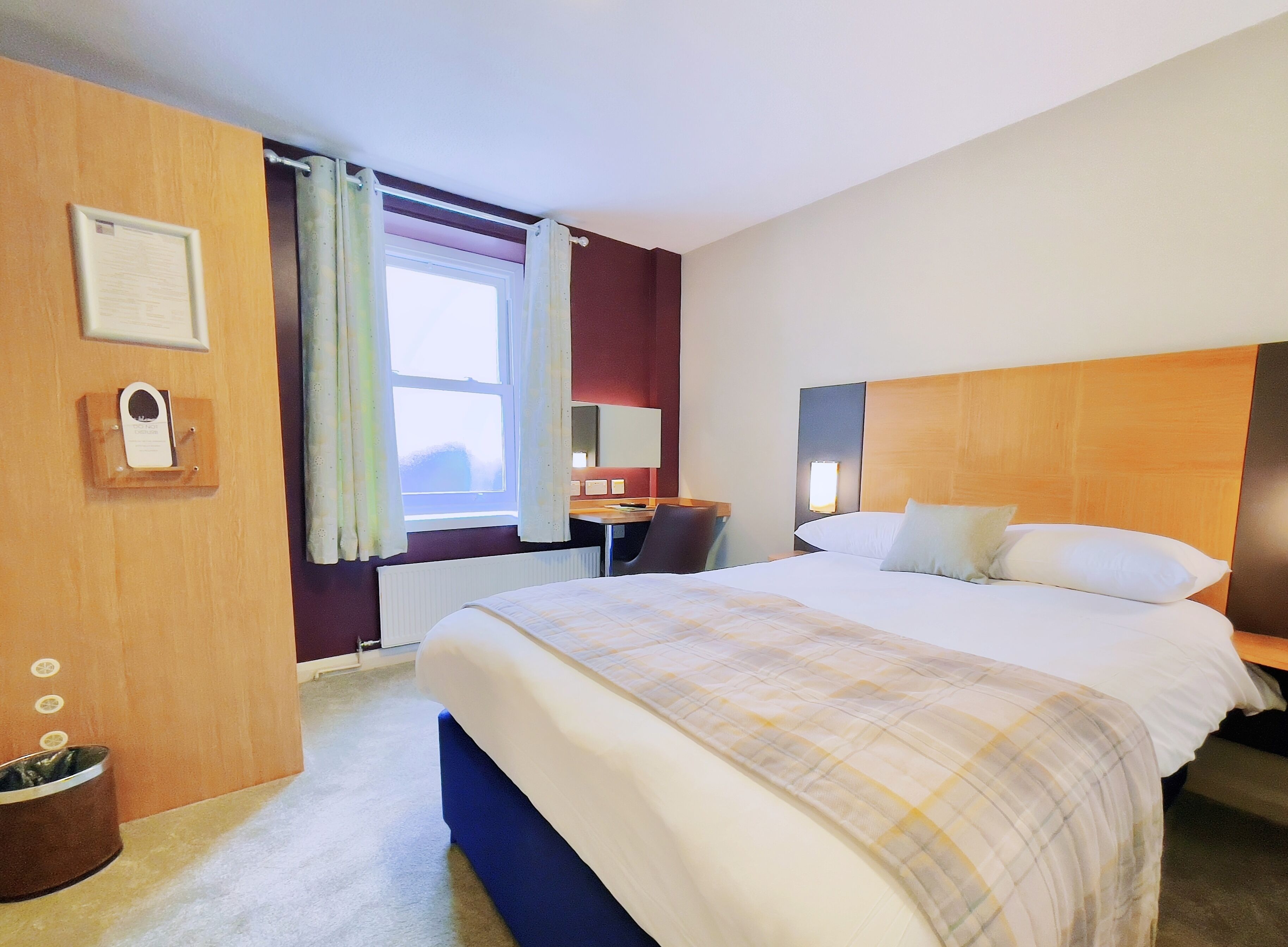 cosy double room | minibar, blackout curtains, iron/ironing board, free wifi