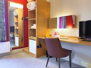 Standard-Doppelzimmer | Minibar, Verdunkelungsvorhänge, Bügeleisen/Bügelbrett, kostenloses WLAN