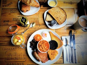 Daily full breakfast (GBP 16.95 per person)