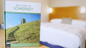 Compact Room | Minibar, blackout curtains, iron/ironing board, free WiFi