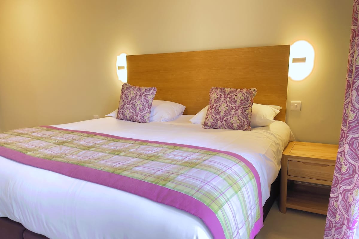 Minibar, blackout curtains, iron/ironing board, free WiFi