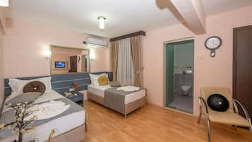 Standard-Zweibettzimmer | Minibar, Zimmersafe, Zustellbetten, kostenloses WLAN