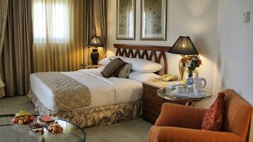 Deluxe Room, 1 King Bed | Frette Italian sheets, down comforters, minibar, in-room safe