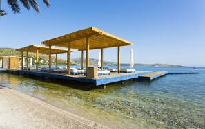 Free beach shuttle, sun loungers, beach umbrellas, beach towels