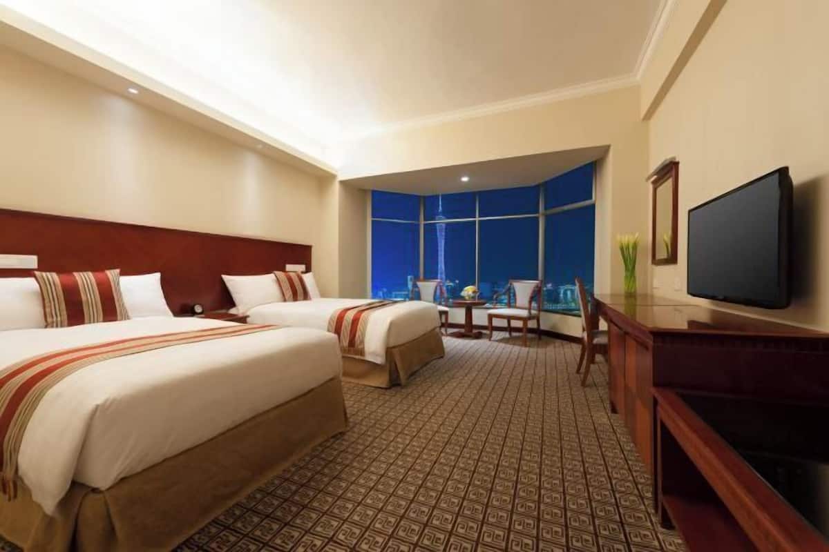1 bedroom, free minibar, in-room safe, desk