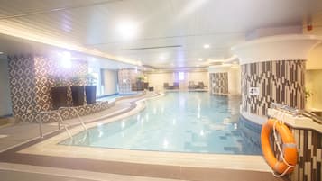 Indoor pool, pool loungers