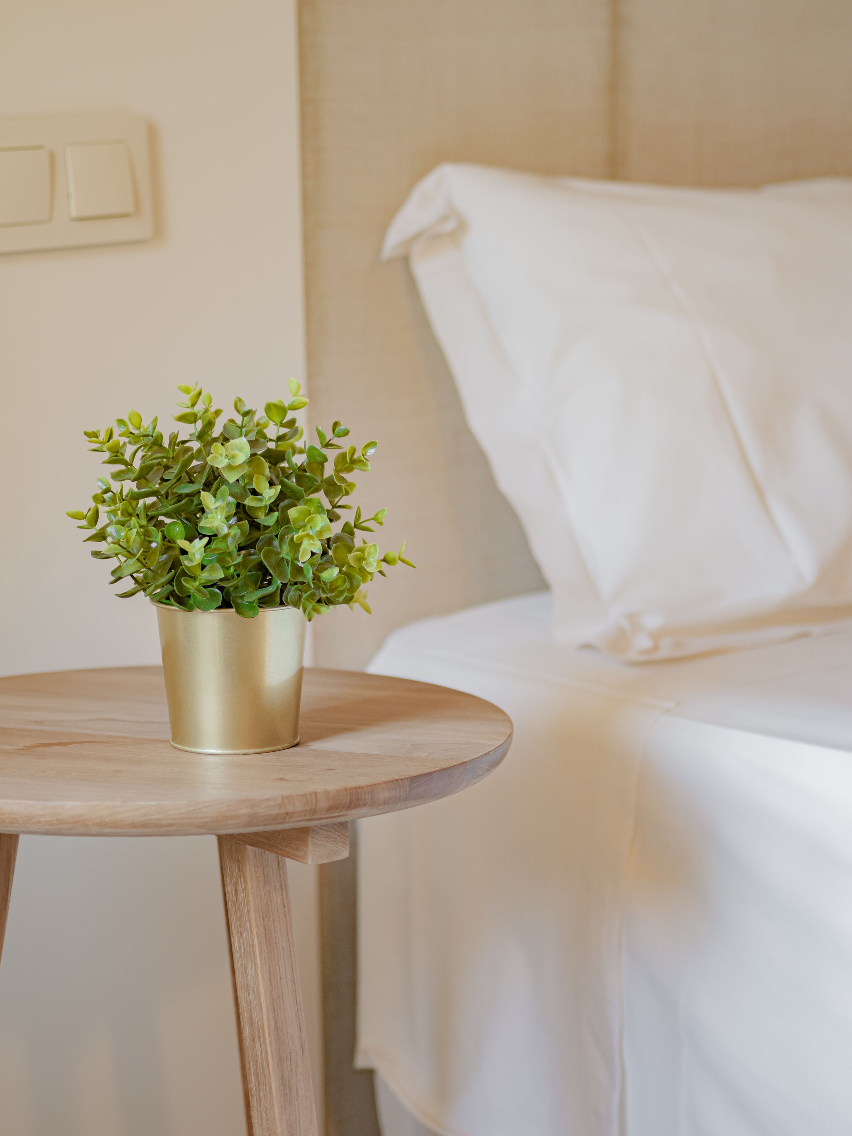 twin urban | down duvets, minibar, in-room safe, desk