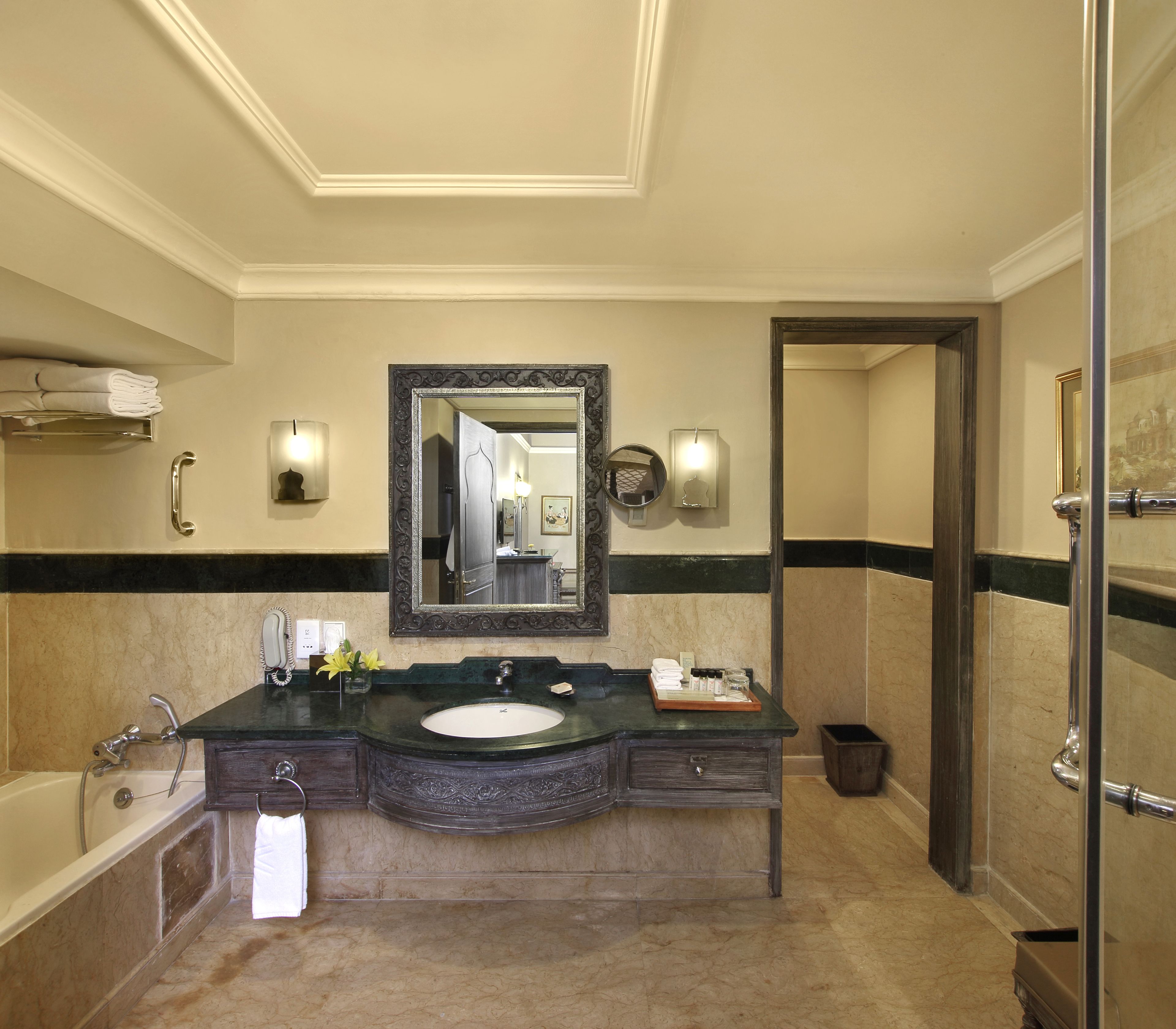 combined shower/bathtub, deep-soaking bathtub, free toiletries