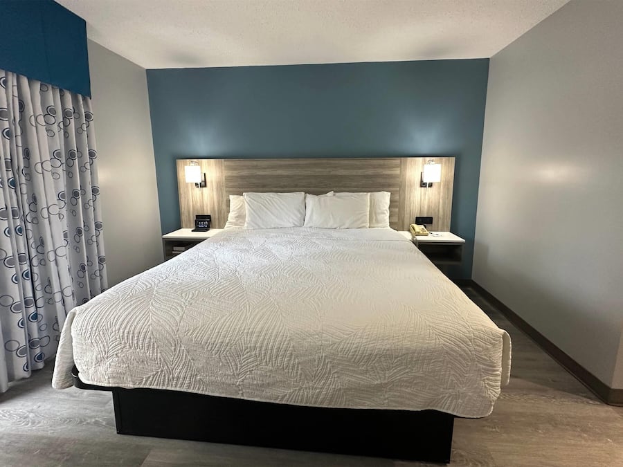 Desk, iron/ironing board, free cots/infant beds, free WiFi