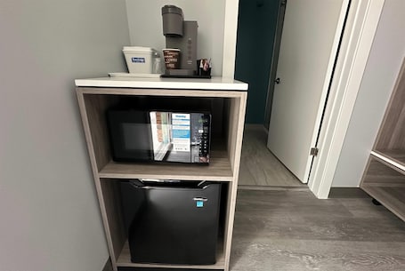 Escritorio, tabla de planchar con plancha, cunas gratuitas y wifi . Travelodge by Wyndham Bracebridge