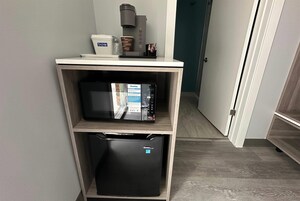 Room, 1 King Bed, Non Smoking (Sundeck) | Desk, iron/ironing board, free cribs/infant beds, free WiFi