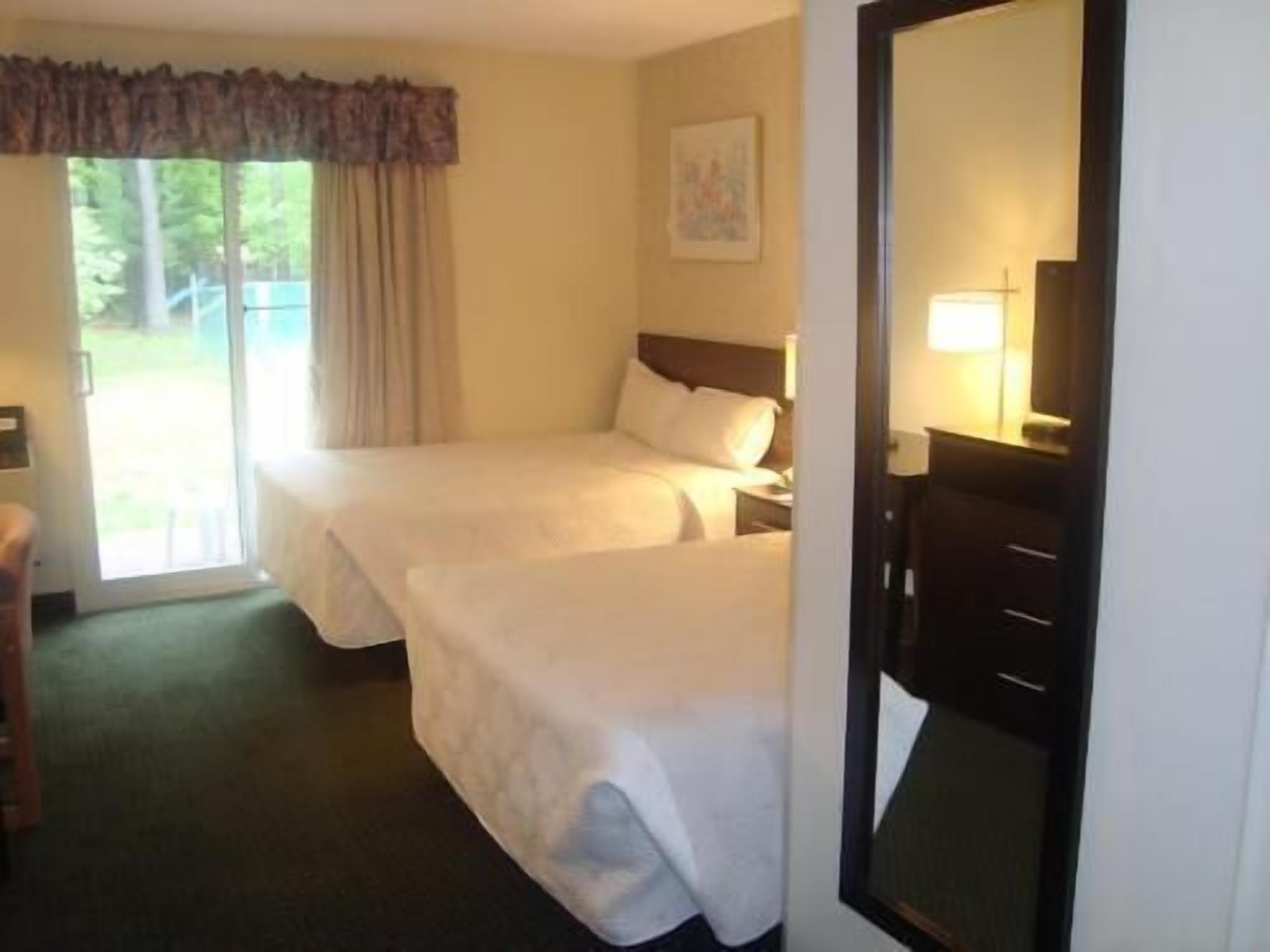 Desk, iron/ironing board, free cots/infant beds, free WiFi