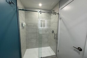 Chambre, 2 grands lits, non-fumeur (Sundeck) | Salle de bain