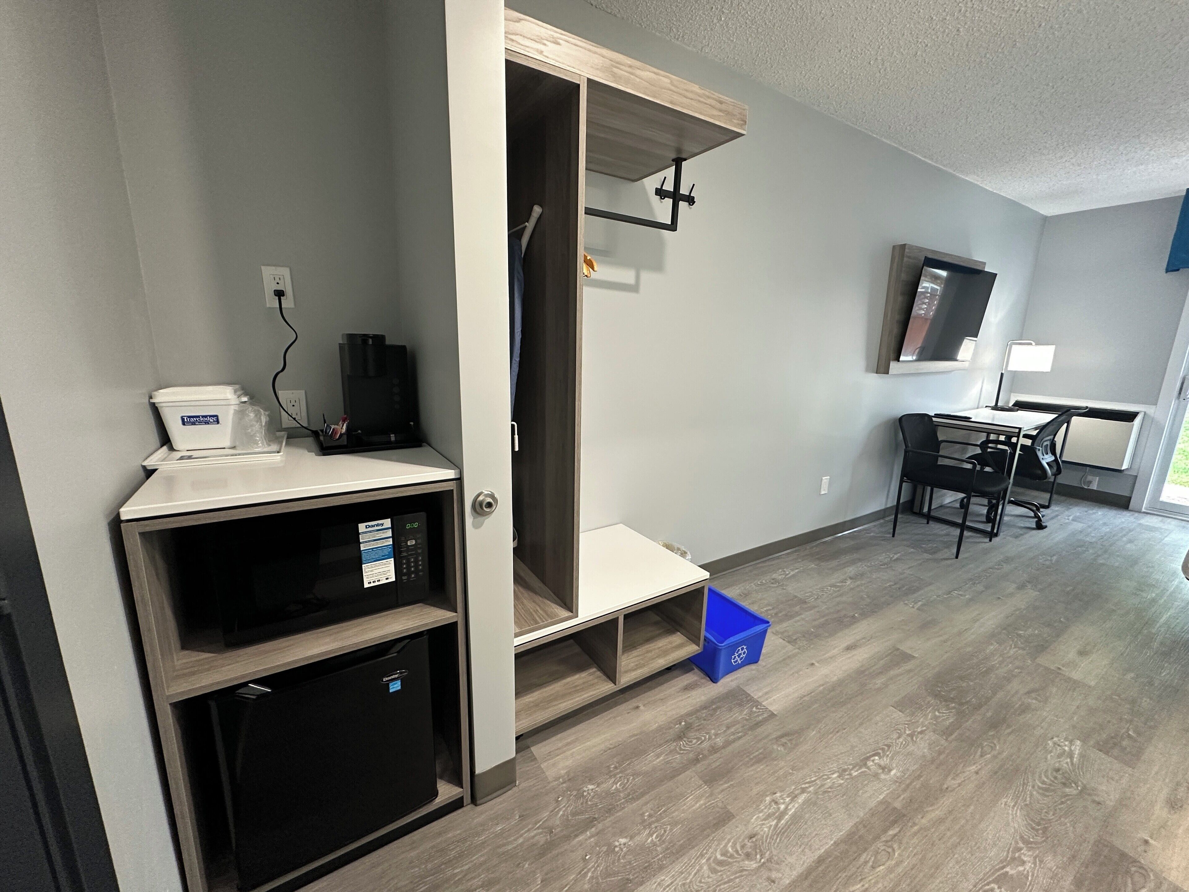 Habitación, 1 cama King size, para no fumadores (Sundeck) | Escritorio, tabla de planchar con plancha y cunas gratuitas 