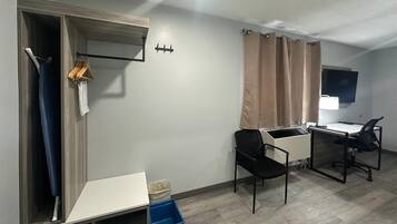 Room, 1 King Bed, Non Smoking | Desk, iron/ironing board, free cribs/infant beds, free WiFi