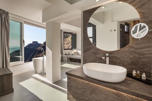 Suite (Experience) | Bathroom | Shower, designer toiletries, hair dryer, bathrobes