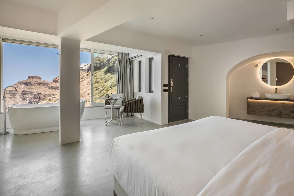 Suite (Experience) | 1 bedroom, down duvets, minibar, in-room safe