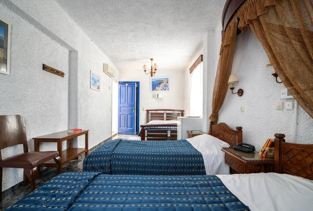 quadruple room | 1 bedroom, in-room safe, desk, soundproofing