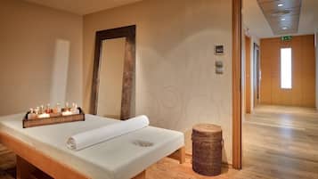 Couples treatment rooms, body treatments, aromatherapy