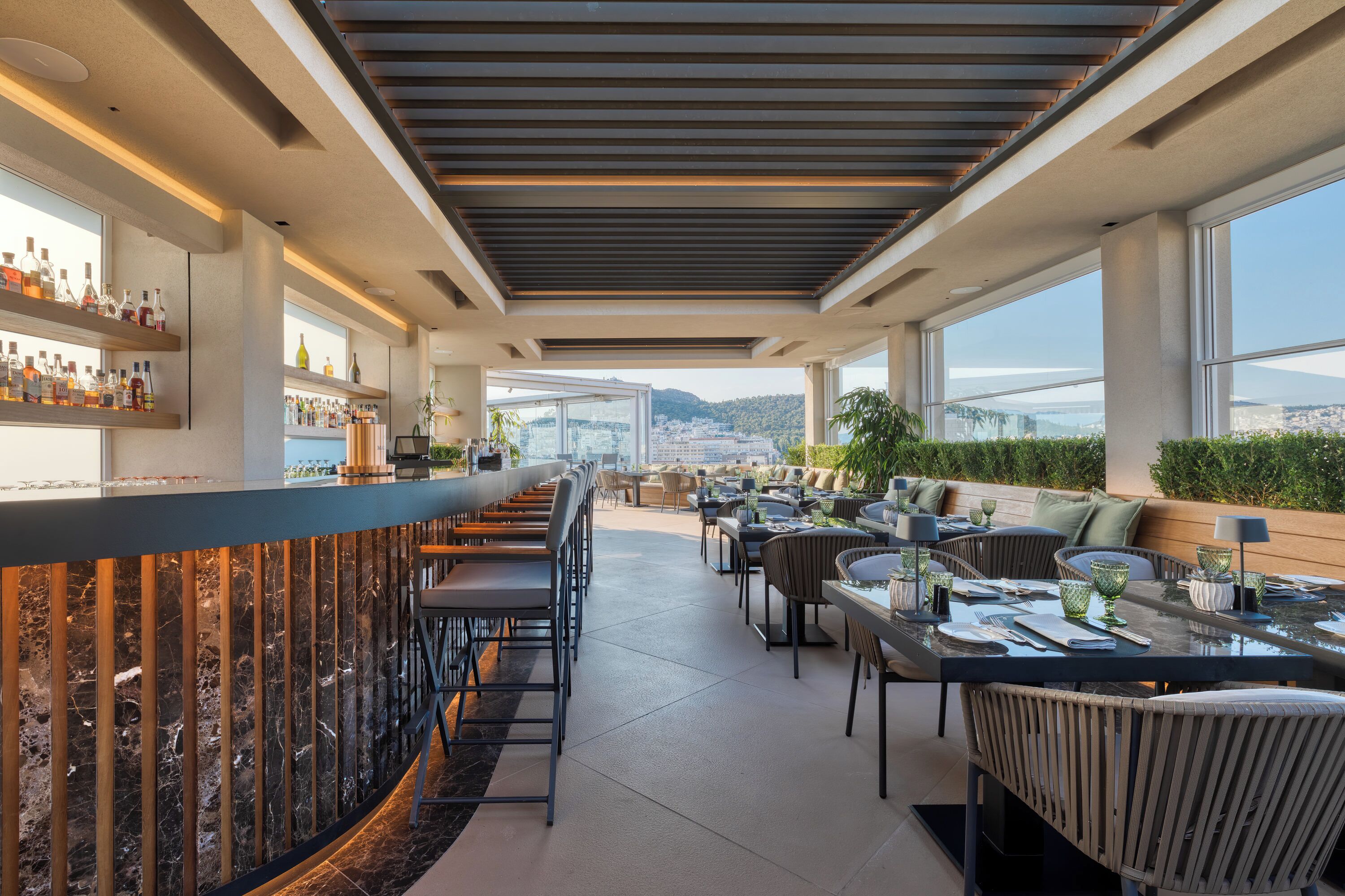 3 restaurants servant le petit déjeuner