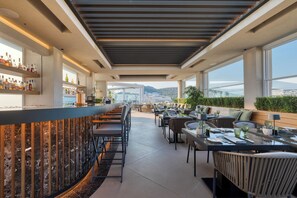 3 間餐廳；供應早餐