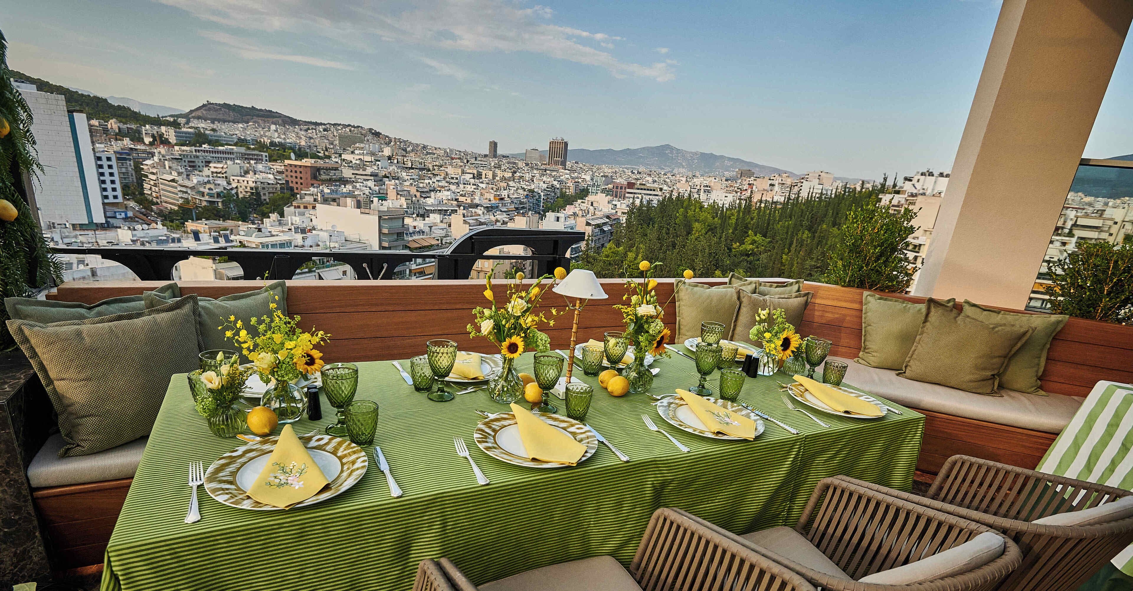 3 restaurants; breakfast, lunch, dinner and brunch served 