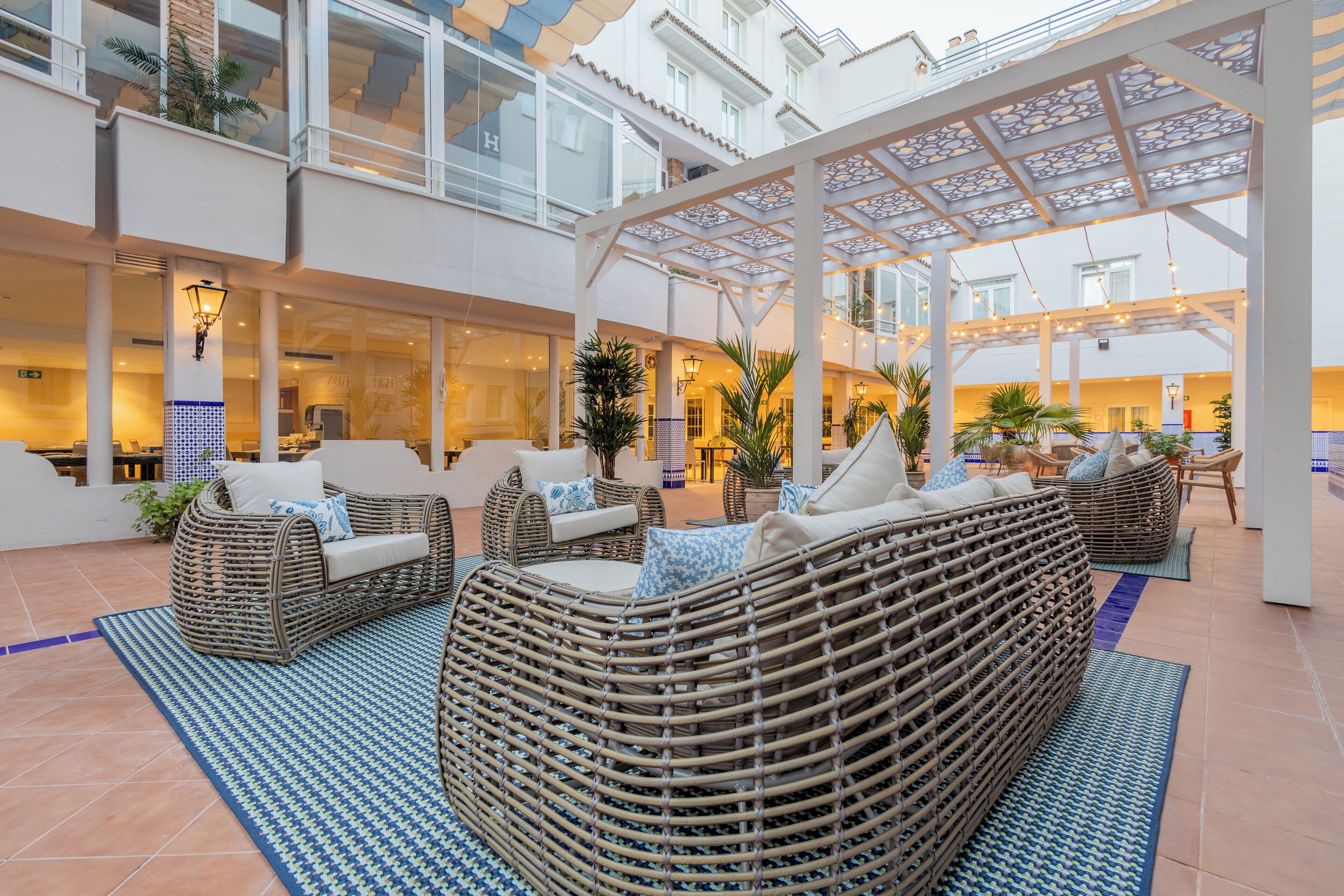 ลานระเบียง/นอกชาน